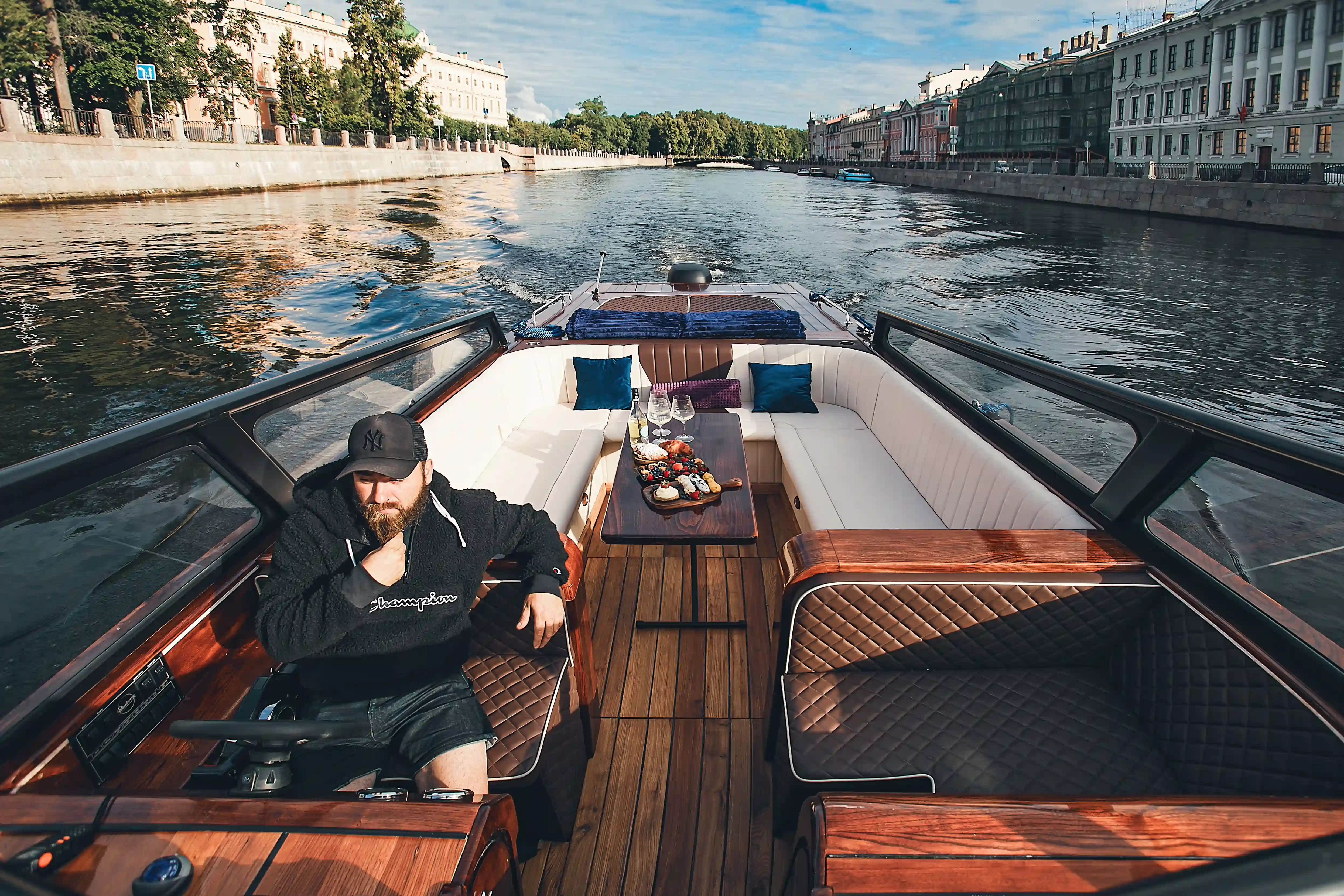 Катер Blueberry image- 11